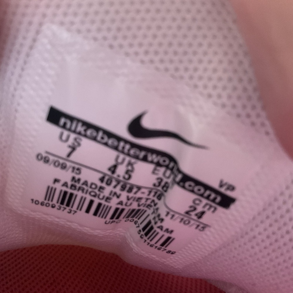 Nike Reax Run 5 Women's Size 7 White Metallic Silver 407987-116 - Picture 8 of 8